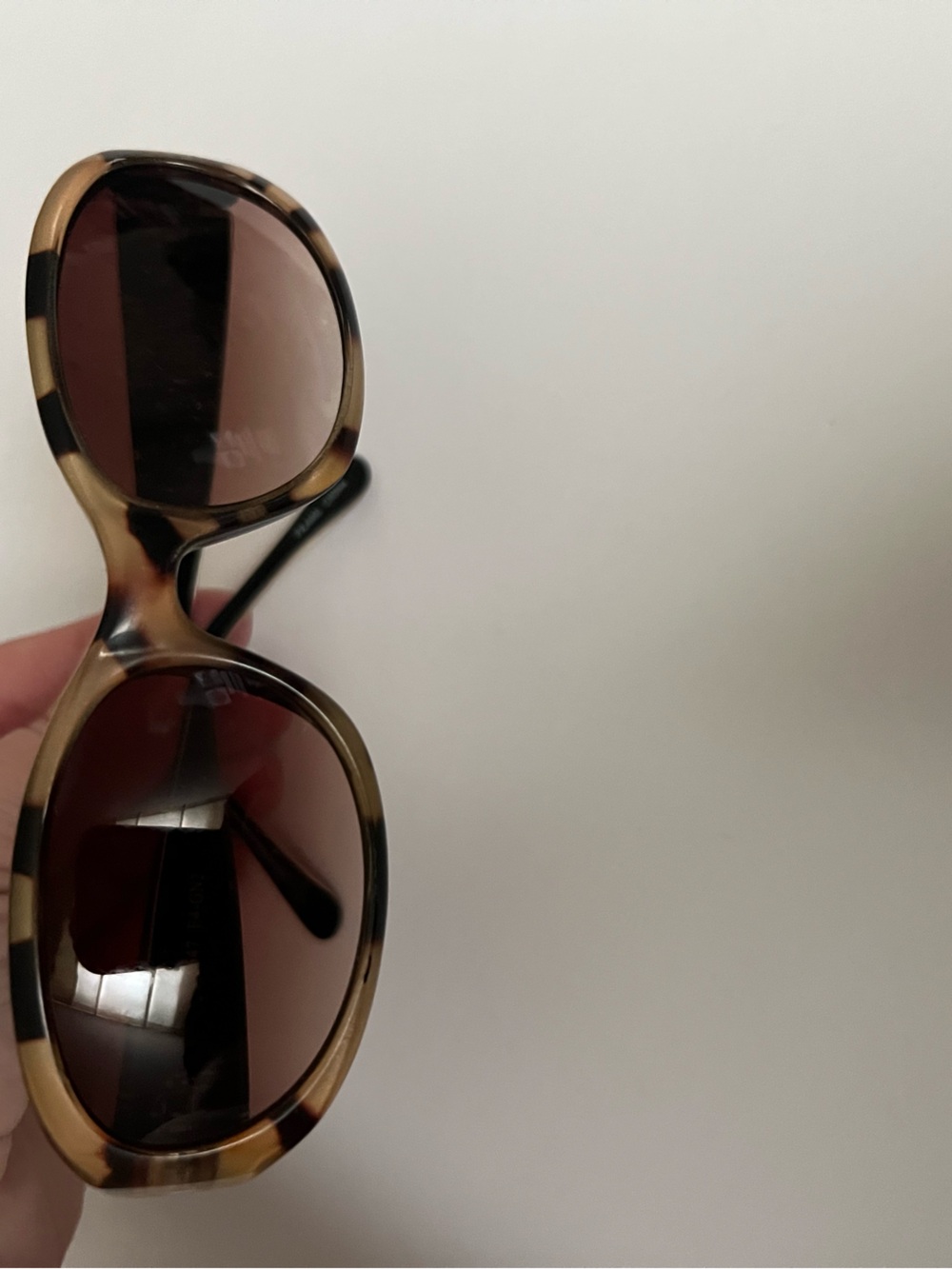 New York and Co Classic Tortoiseshell Women's Sunglasses - Brown Gradient lens